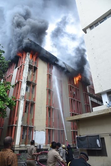 जवाहर भवन में 20 जुलाई को लगी थी आग।
