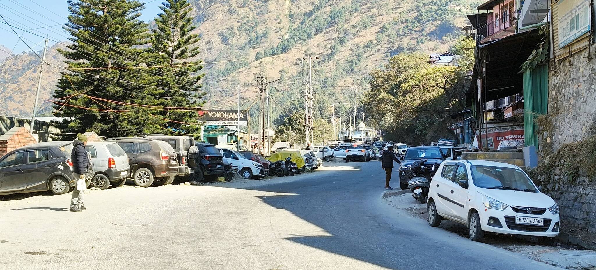 रामपुर में एनएच 5 पर लंबे समय से पार्क हुए वाहनों को हटाने के निर्देश। संवाद रामपुर में एनएच 5 पर लंबे समय से पार्क हुए वाहनों को हटाने के निर्देश। संवाद