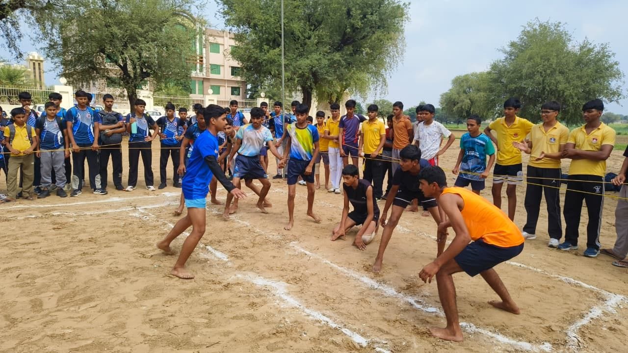 फोटो संख्या:71- कनीना में आयोजित खंड स्तरीय प्रतियोगिता में दौड लगाते खिलाड़ी--संवाद फोटो संख्या:71- कनीना में आयोजित खंड स्तरीय प्रतियोगिता में दौड लगाते खिलाड़ी--संवाद