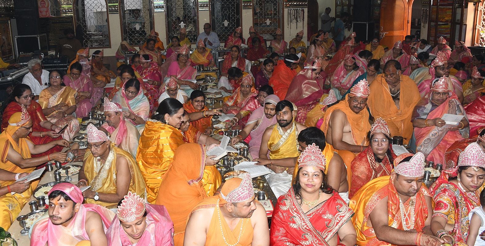 इंदिरानगर स्थित जैन मंदिर में सिद्धचक्र महामंडल विधान के दूसरे दिन बुधवार को पूजन हुआ। 