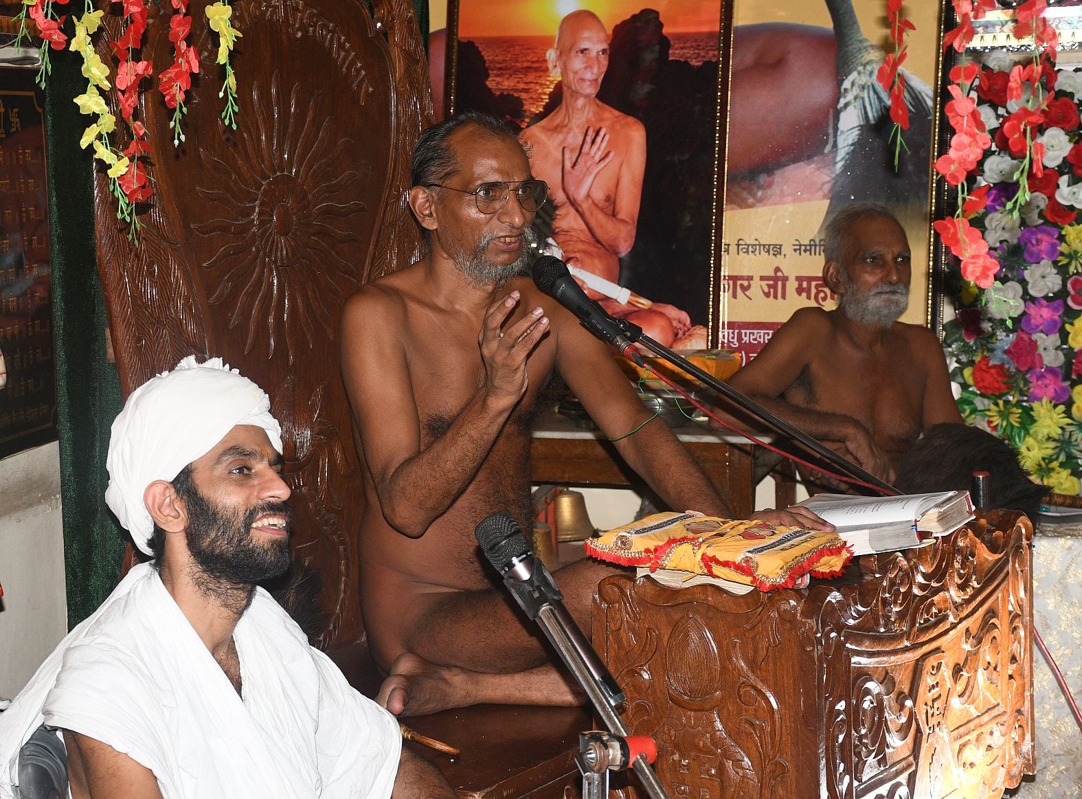 इंदिरानगर स्थित जैन मंदिर में सिद्धचक्र महामंडल विधान के दूसरे दिन बुधवार को पूजन हुआ। 