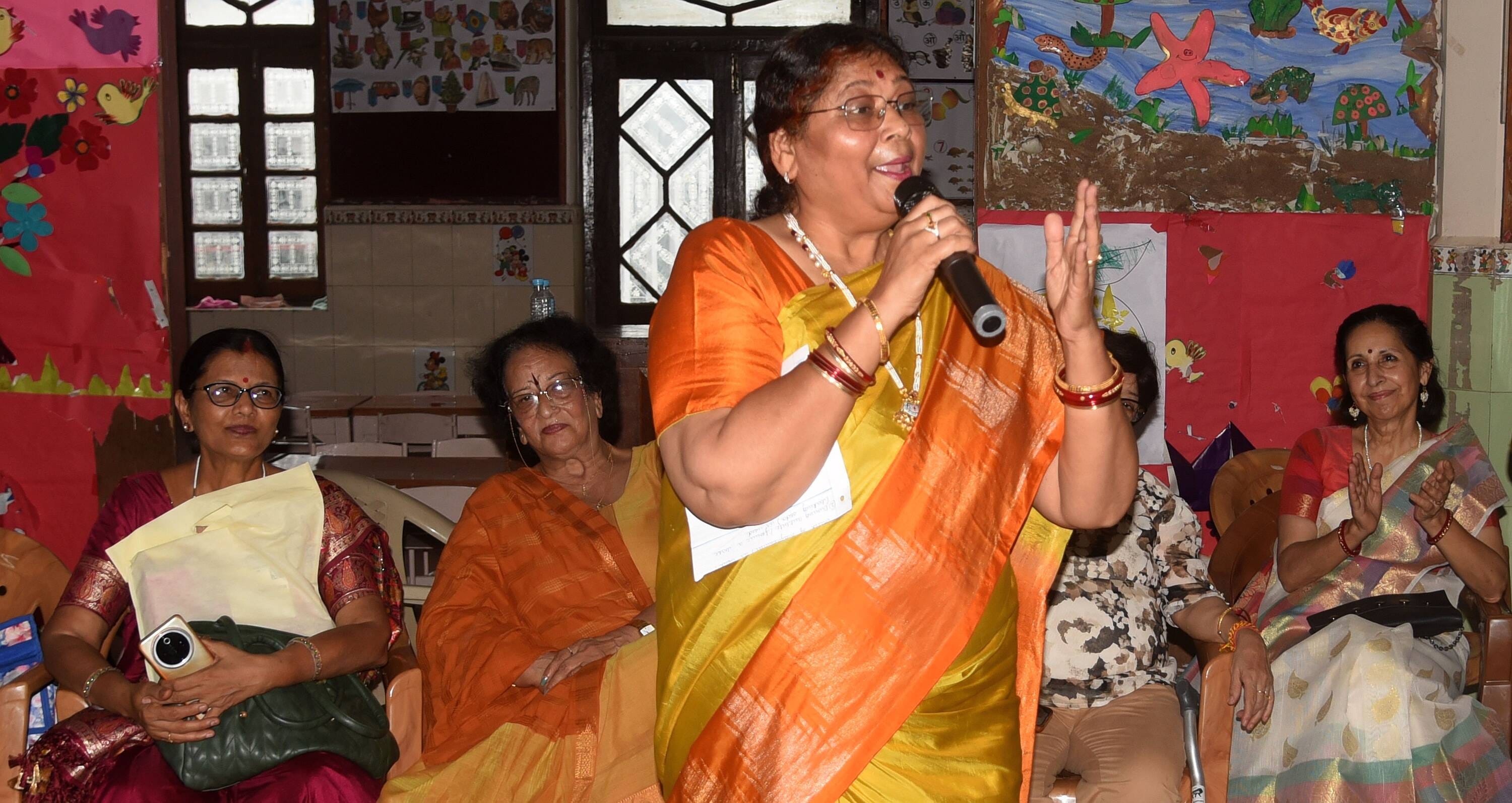 लखनऊ वीमेंस एसोसिएशन की नई कार्यकारिणी के चयन के बाद सांस्कृतिक आयोजन हुए। लखनऊ वीमेंस एसोसिएशन की नई कार्यकारिणी के चयन के बाद सांस्कृतिक आयोजन हुए।
