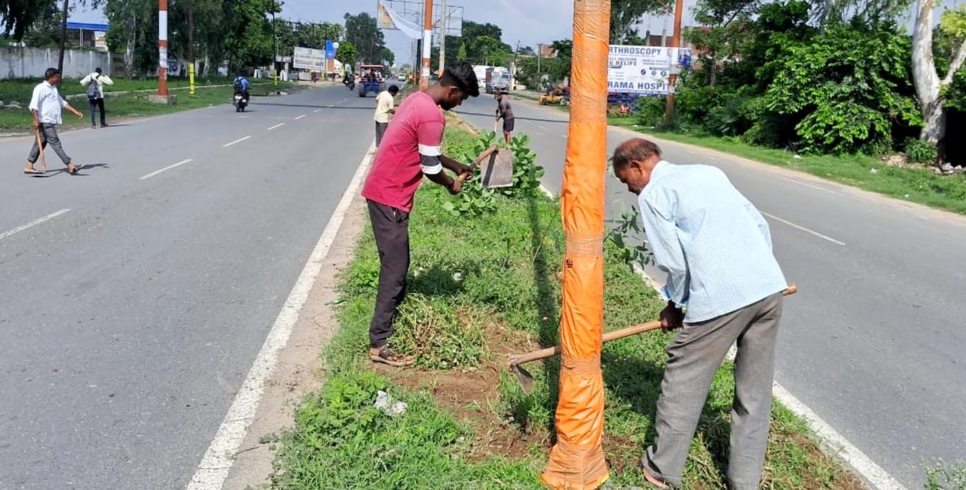 नगर पंचायत की चेतावनी के बाद खुद ही दुकानदारों ने अतिक्रमण हटाया। संवाद नगर पंचायत की चेतावनी के बाद खुद ही दुकानदारों ने अतिक्रमण हटाया। संवाद