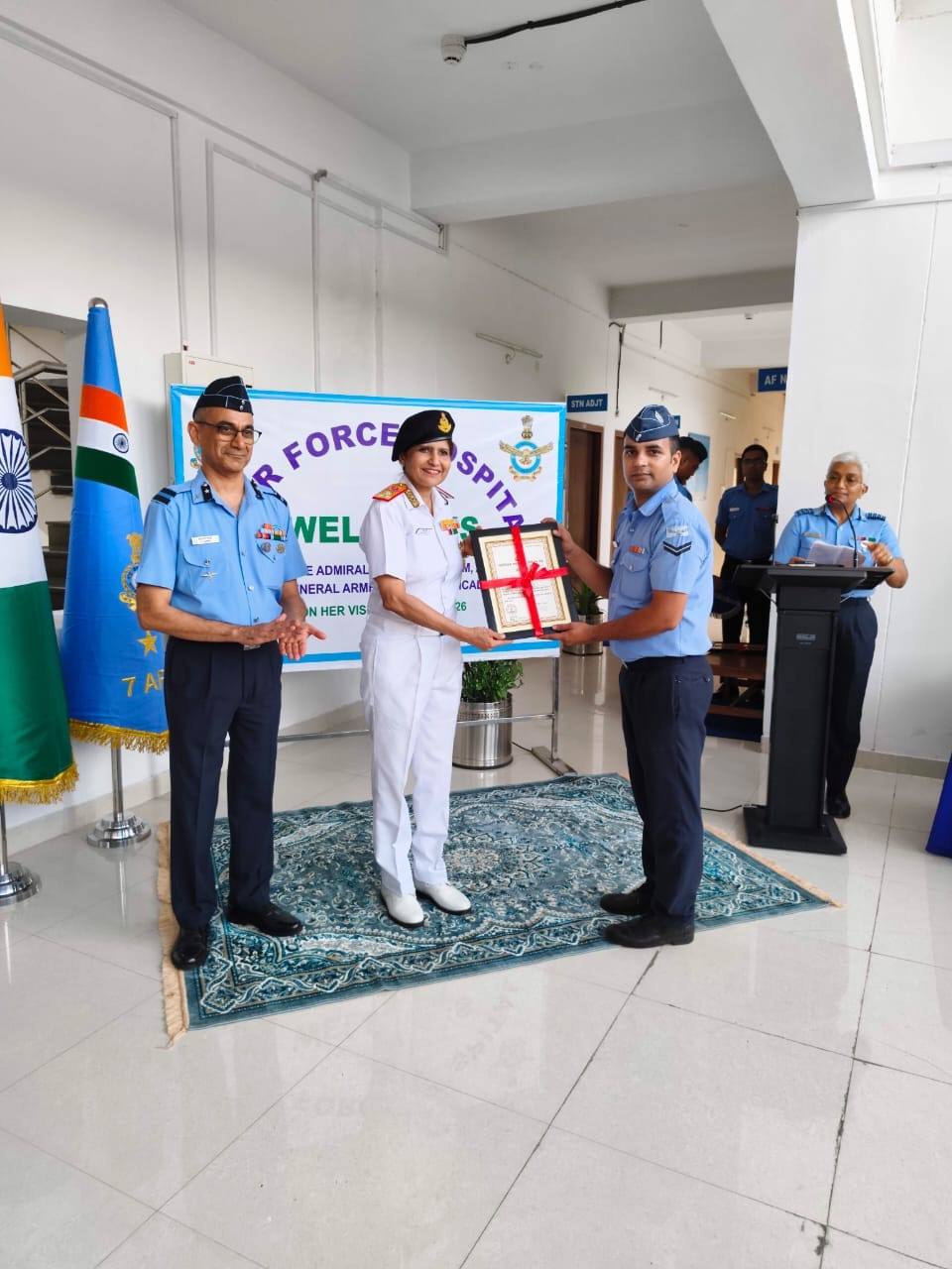 सर्जन वाइस एडमिरल आरती सरीन ने 7 वायुसेना अस्पताल का दाैरा सर्जन वाइस एडमिरल आरती सरीन ने 7 वायुसेना अस्पताल का दाैरा