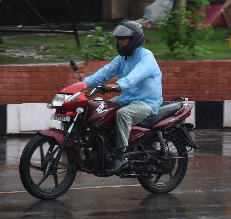 बृहस्पतिवार को राजधानी में बारिश का नजारा। बृहस्पतिवार को राजधानी में बारिश का नजारा।