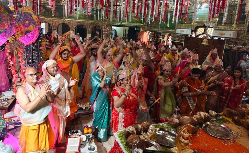 इंदिरानगर स्थित जैन मंदिर में बृहस्पतिवार को सिद्धचक्र महामंडल विधान के तीसरे दिन चौसठ ऋद्धियो इंदिरानगर स्थित जैन मंदिर में बृहस्पतिवार को सिद्धचक्र महामंडल विधान के तीसरे दिन चौसठ ऋद्धियो
