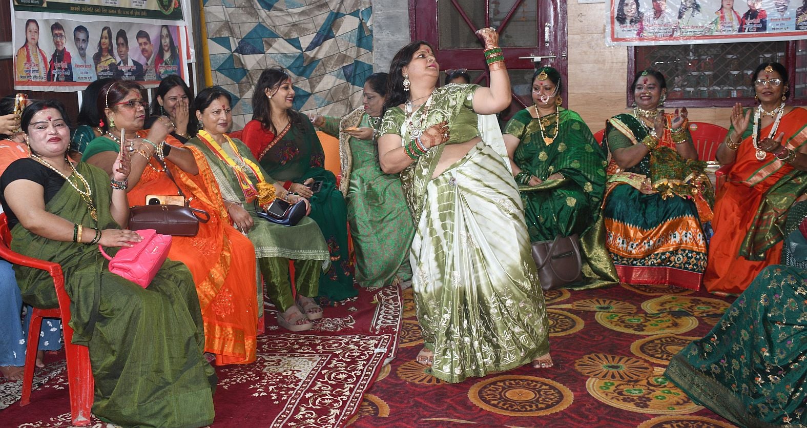इंदिरानगर स्थित क्लब में बृहस्पतिवार को महिला कल्याण समिति ने हरियाली तीज मनाई। इंदिरानगर स्थित क्लब में बृहस्पतिवार को महिला कल्याण समिति ने हरियाली तीज मनाई।