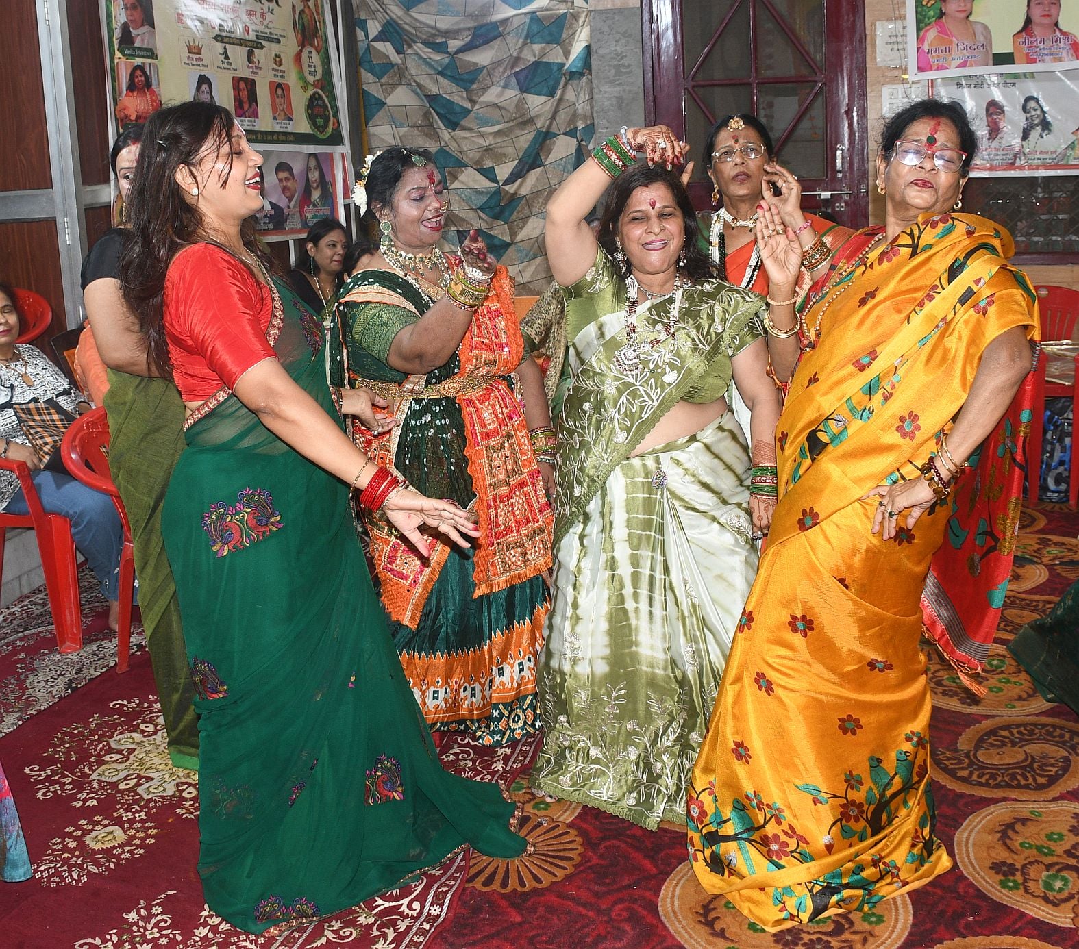 इंदिरानगर स्थित क्लब में बृहस्पतिवार को महिला कल्याण समिति ने हरियाली तीज मनाई। इंदिरानगर स्थित क्लब में बृहस्पतिवार को महिला कल्याण समिति ने हरियाली तीज मनाई।