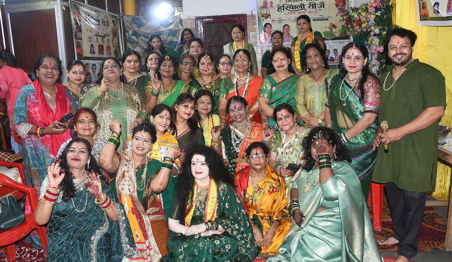 इंदिरानगर स्थित क्लब में बृहस्पतिवार को महिला कल्याण समिति ने हरियाली तीज मनाई। इंदिरानगर स्थित क्लब में बृहस्पतिवार को महिला कल्याण समिति ने हरियाली तीज मनाई।