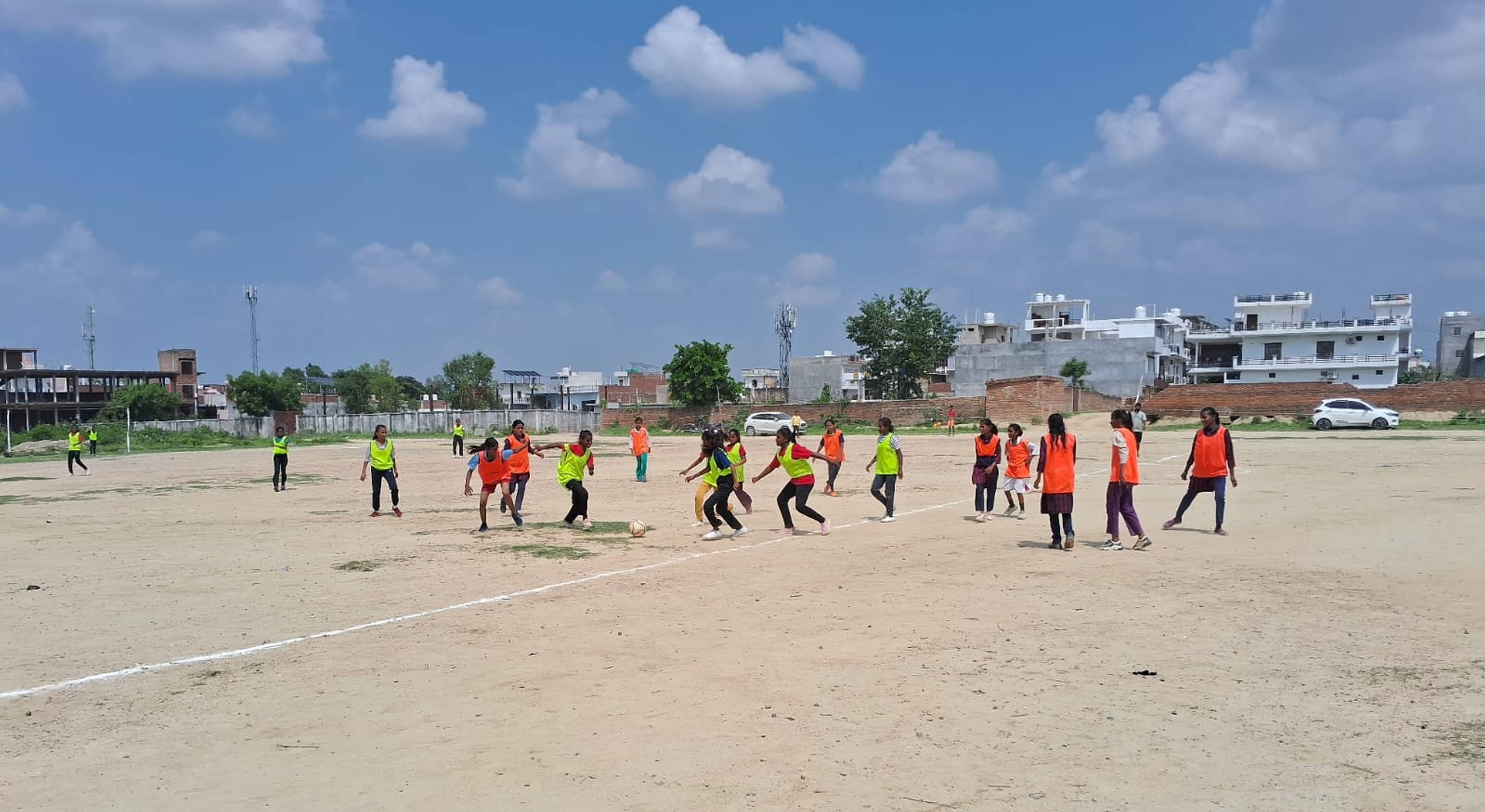 खेल मैदान पर पार्किंग खेल मैदान पर पार्किंग