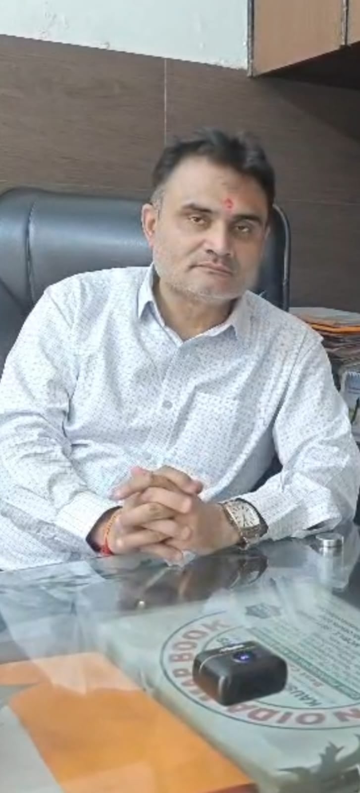 नोएडा सफाई न होने से जाम सेक्टर 15 का नाला सेक्टर में ही भरता है बारिश के दौरान पानी नोएडा सफाई न होने से जाम सेक्टर 15 का नाला सेक्टर में ही भरता है बारिश के दौरान पानी