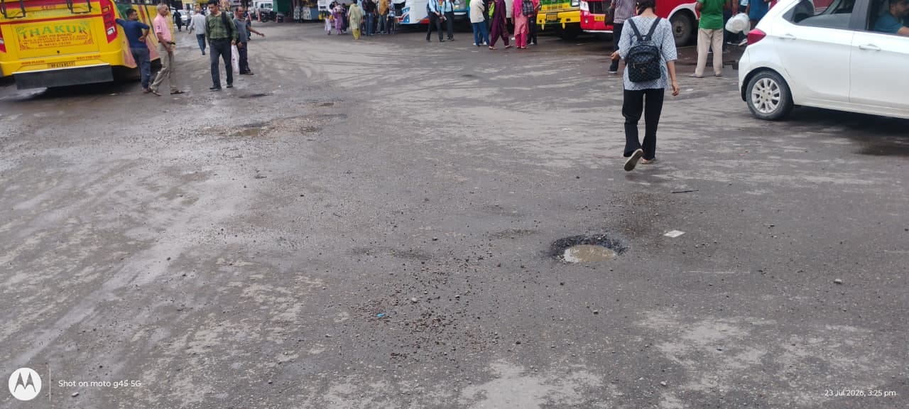 ओमप्रकाश, निवासी सुजानपुर।