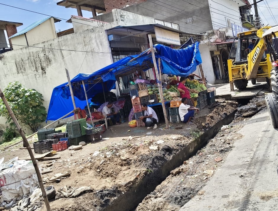 पांवटा साहिब यमुना नदी में मिलने वाले पांच नालों में से एक शहरी गंदा नाला। संवाद