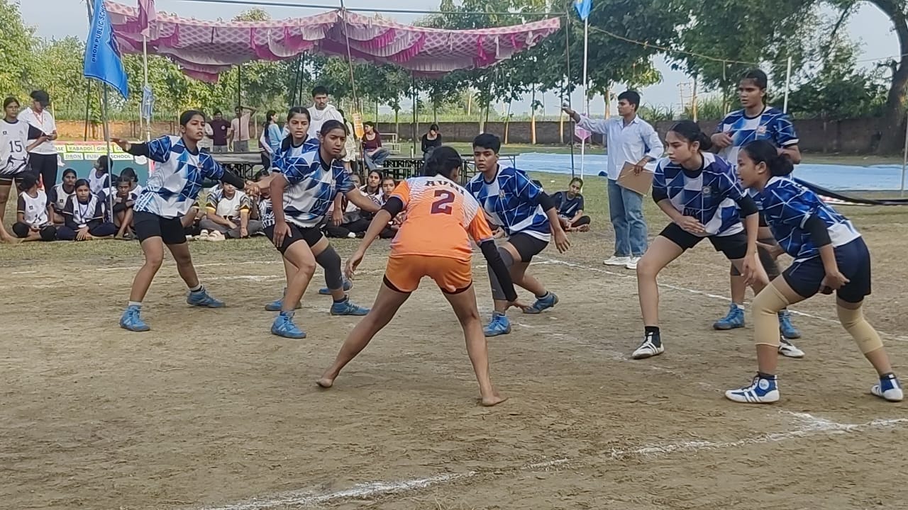सरधना। द्रोण पब्लिक स्कूल में चल रही सीबीएसई गर्ल्स कबड्डी क्लस्टर-19 प्रतियोगिता के तीसरे दिन 