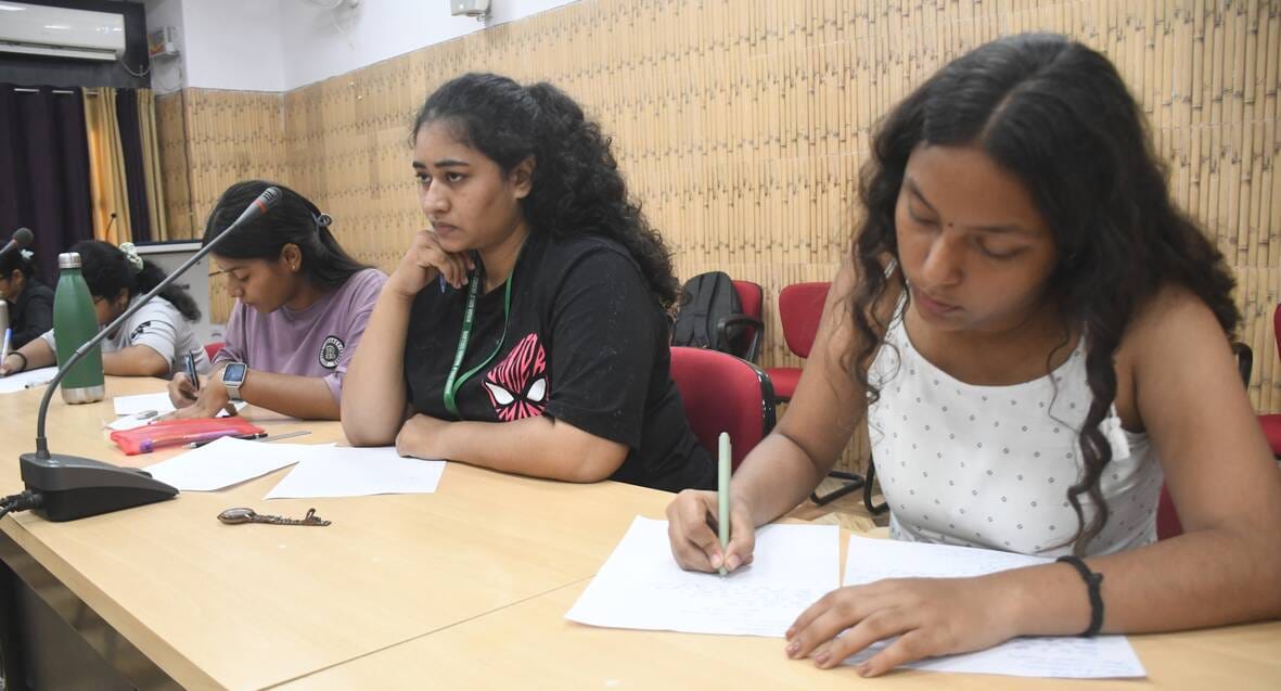 एक मंच पर दिखीं शैक्षणिक व सांस्कृतिक गतिविधियां एक मंच पर दिखीं शैक्षणिक व सांस्कृतिक गतिविधियां