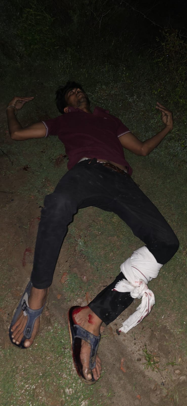 फोटो - 03 मुठभेड़ के बाद बरामद कार। संवाद फोटो - 03 मुठभेड़ के बाद बरामद कार। संवाद