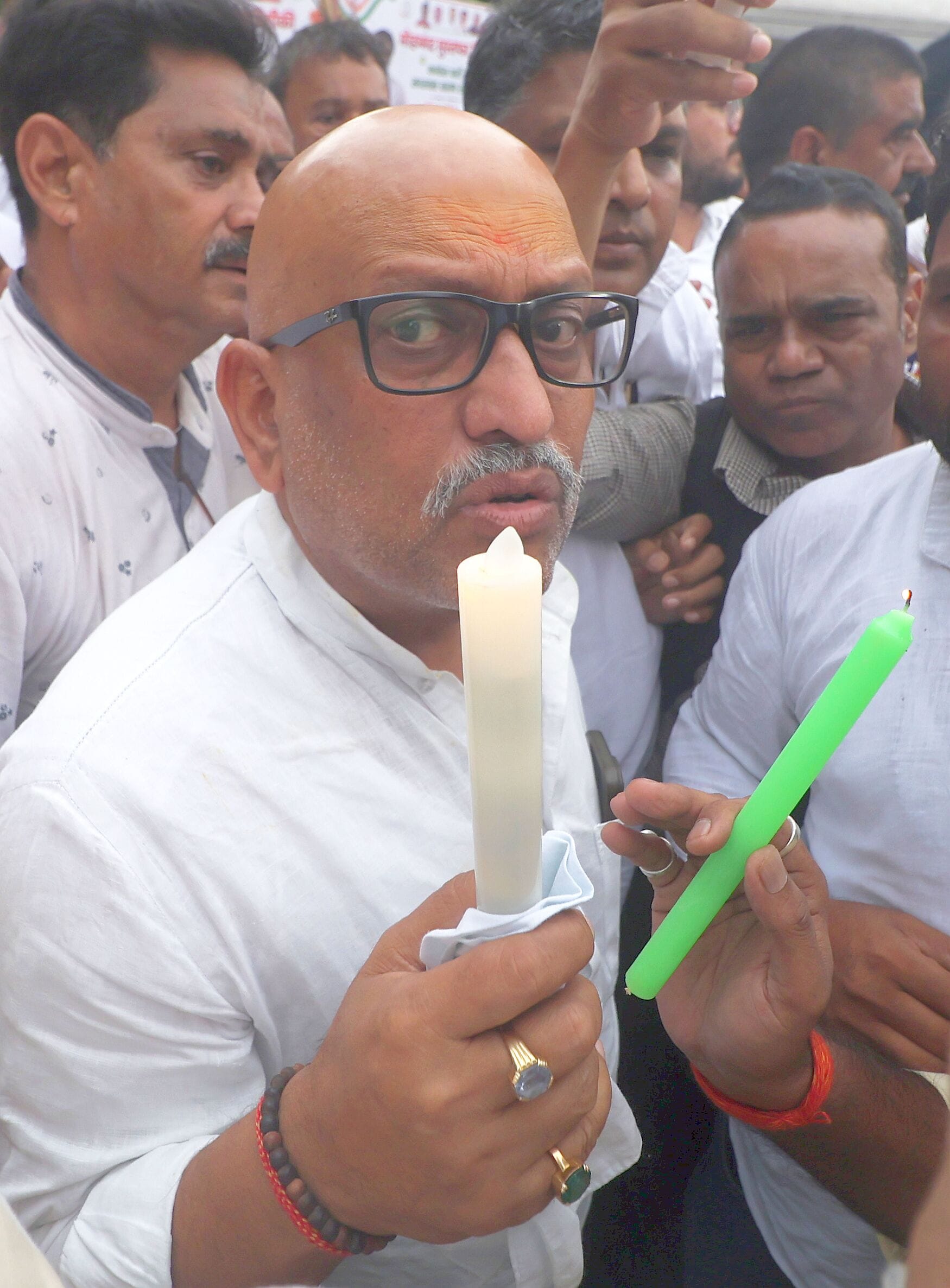 कांग्रेस ने निकाला मार्च। कांग्रेस ने निकाला मार्च।