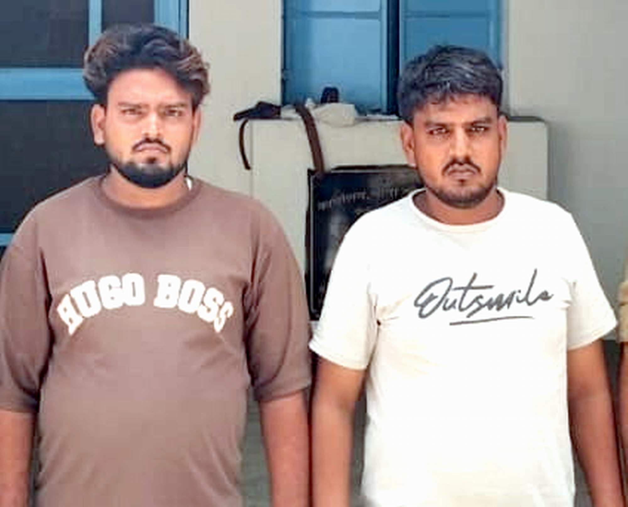कांठ में चाकू लगने से गंभीर घायल लविश कुमार। स्रोत: वीडियोग्रैब