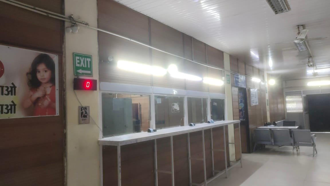 खुला रजिस्ट्री विभाग, काम फिर भी ठप