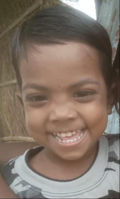 मेडिकल कॉलेज के आपात कक्ष के बाहर बेटे और बेटी की मौत की सूचना के बाद रोती-बिलखती हेमवंती बिंद। मेडिकल कॉलेज के आपात कक्ष के बाहर बेटे और बेटी की मौत की सूचना के बाद रोती-बिलखती हेमवंती बिंद।