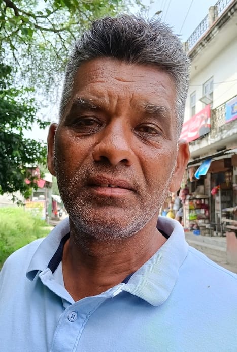 संतोषगढ़ ऊना सड़क मार्ग पर जानकौर गांव में पेट्रोल पंप के पास लोक निर्माण विभाग द्वारा बिछाया खड संतोषगढ़ ऊना सड़क मार्ग पर जानकौर गांव में पेट्रोल पंप के पास लोक निर्माण विभाग द्वारा बिछाया खड