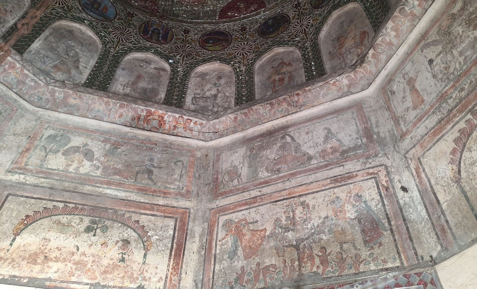 तोरोवाला तालाब के तट पर बना प्राचीन लक्ष्मी नारायण मंदिर। संवाद तोरोवाला तालाब के तट पर बना प्राचीन लक्ष्मी नारायण मंदिर। संवाद