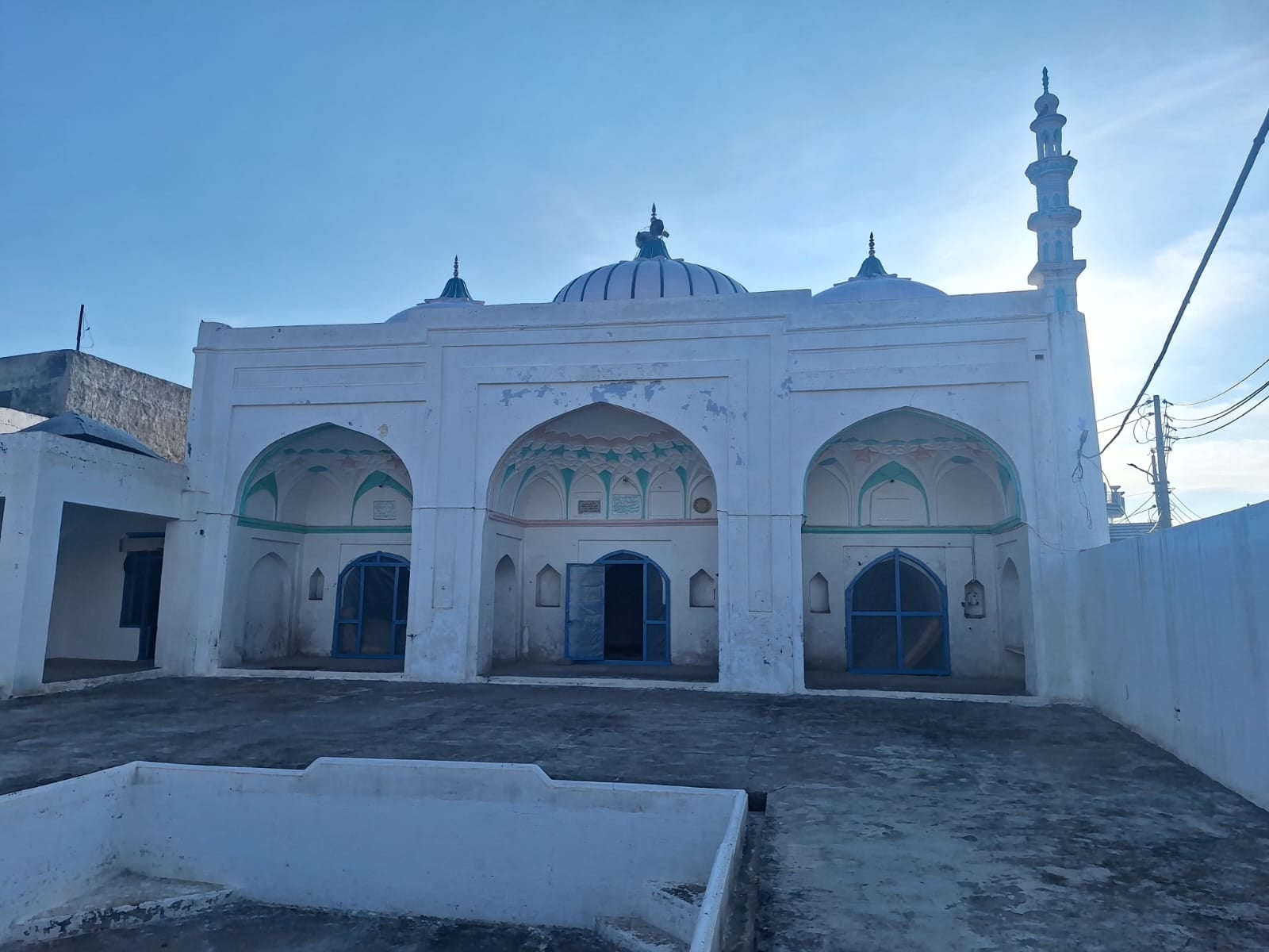 तोरोवाला तालाब के तट पर बना प्राचीन लक्ष्मी नारायण मंदिर। संवाद तोरोवाला तालाब के तट पर बना प्राचीन लक्ष्मी नारायण मंदिर। संवाद