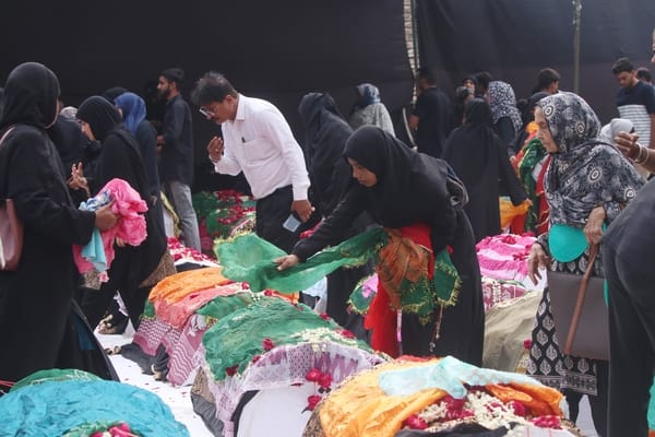 72 शोहदा-ए-कर्बला की याद में डूबे अकीदतमंद 72 शोहदा-ए-कर्बला की याद में डूबे अकीदतमंद