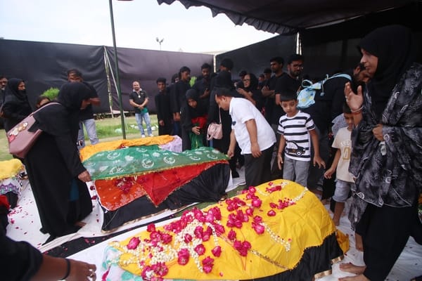 72 शोहदा-ए-कर्बला की याद में डूबे अकीदतमंद 72 शोहदा-ए-कर्बला की याद में डूबे अकीदतमंद