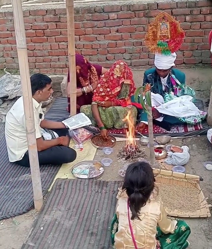बेटा बबलू की मौत के बाद बिलखती मां रामवती। संवाद