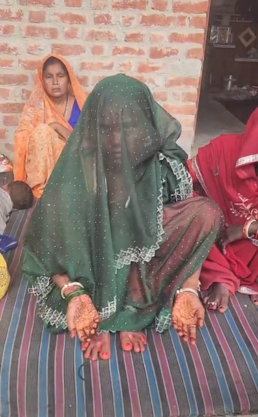 बेटा बबलू की मौत के बाद बिलखती मां रामवती। संवाद