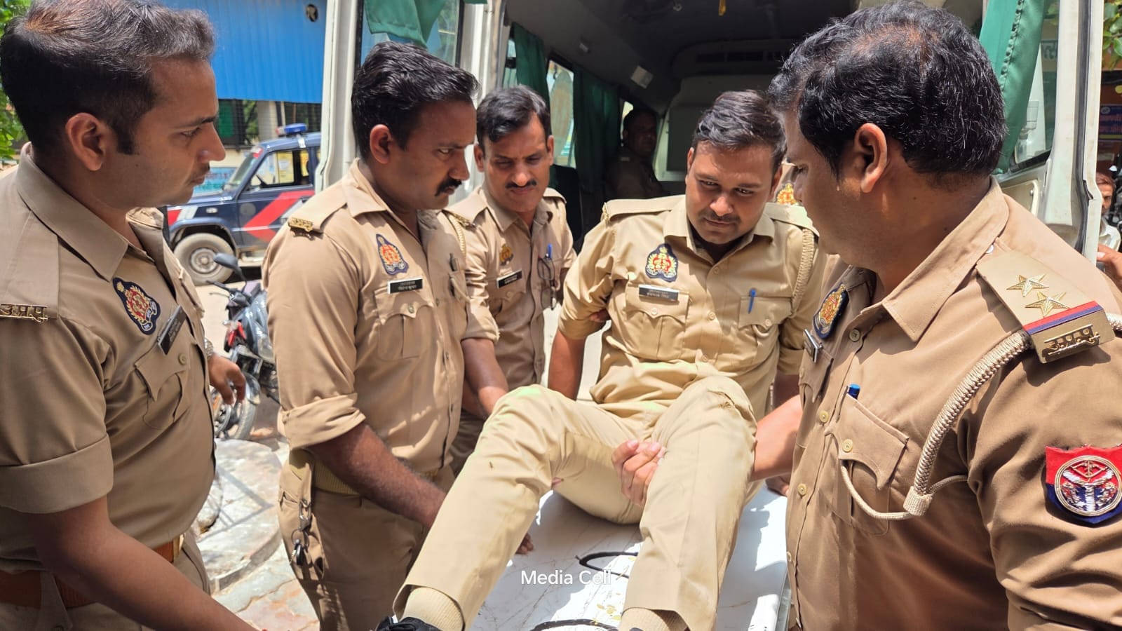 फोटो-15- पैर में गोली लगने से घायल एजाज। स्रोत-पुलिस।