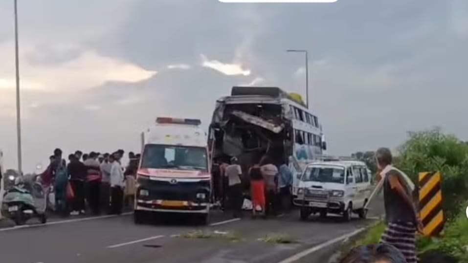बस एक्सीडेंट 