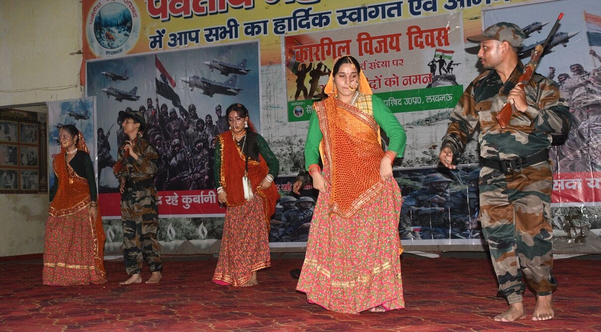 कारगिल विजय दिवस की पूर्व संध्या पर कैंडल मार्च