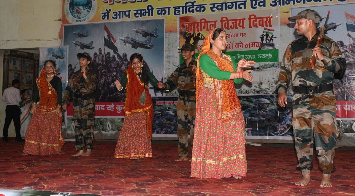 कारगिल विजय दिवस की पूर्व संध्या पर कैंडल मार्च