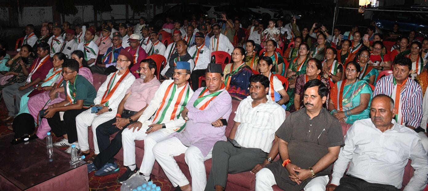 कारगिल विजय दिवस की पूर्व संध्या पर कैंडल मार्च