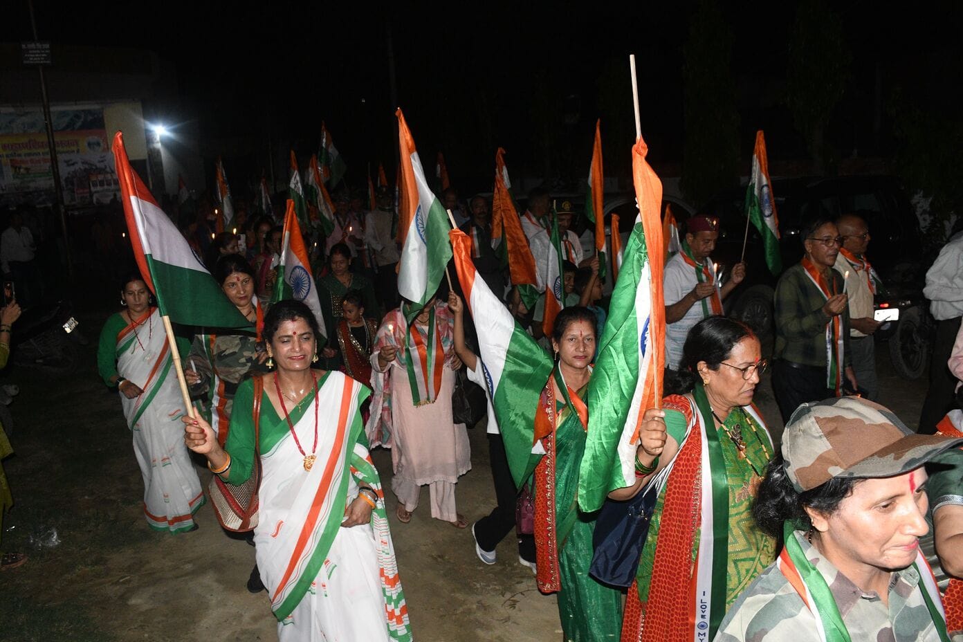 कारगिल विजय दिवस की पूर्व संध्या पर कैंडल मार्च