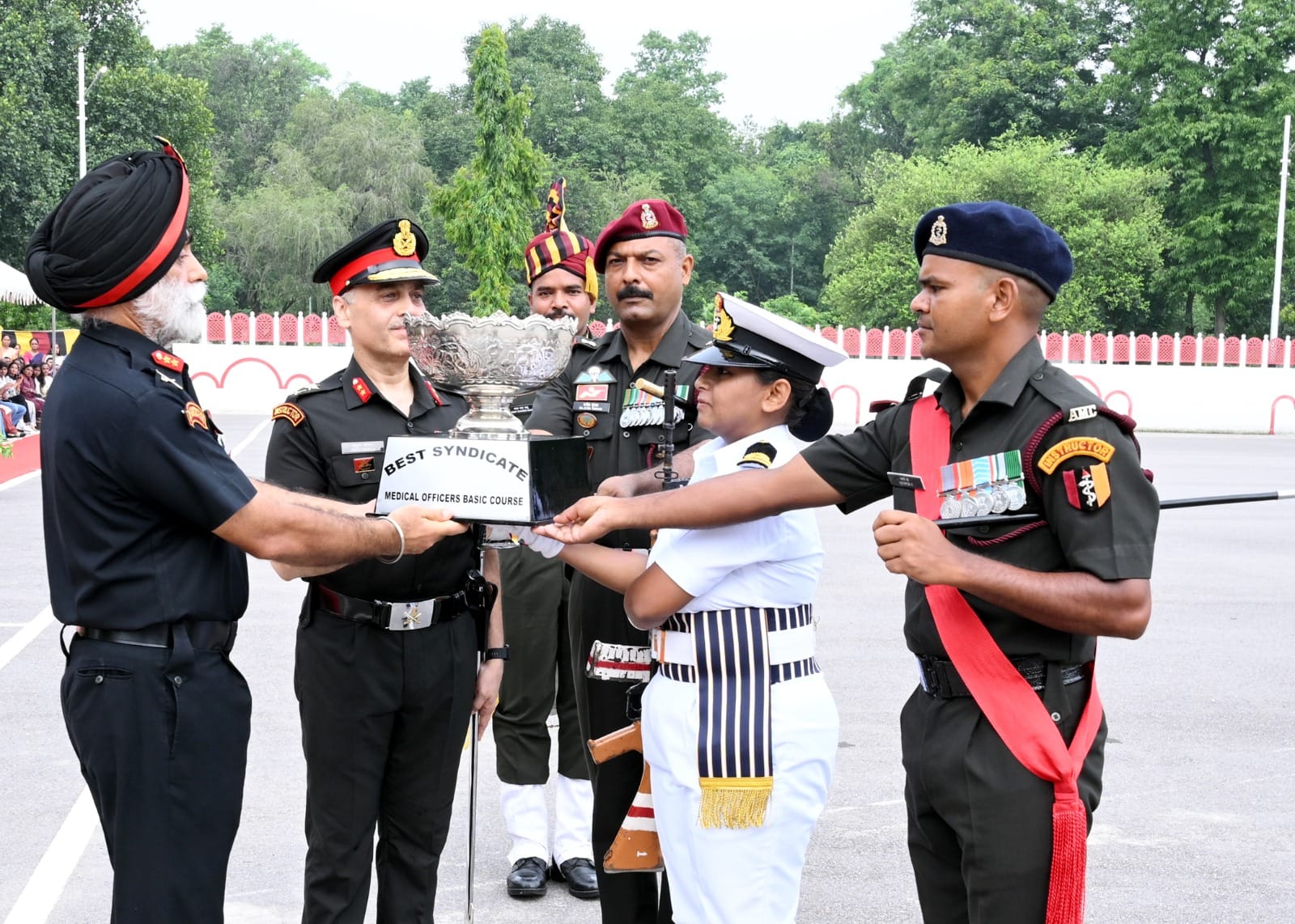 सेना में शामिल हुए 127 मेडिकल अफसर, परेड में दिखाया काैशल सेना में शामिल हुए 127 मेडिकल अफसर, परेड में दिखाया काैशल