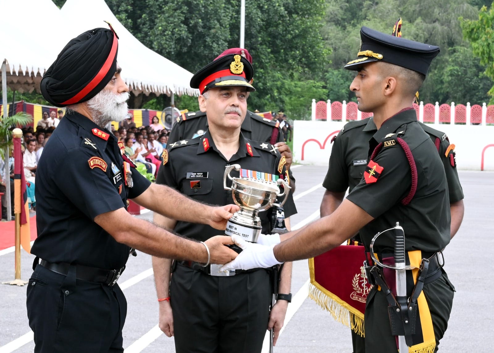 सेना में शामिल हुए 127 मेडिकल अफसर, परेड में दिखाया काैशल सेना में शामिल हुए 127 मेडिकल अफसर, परेड में दिखाया काैशल