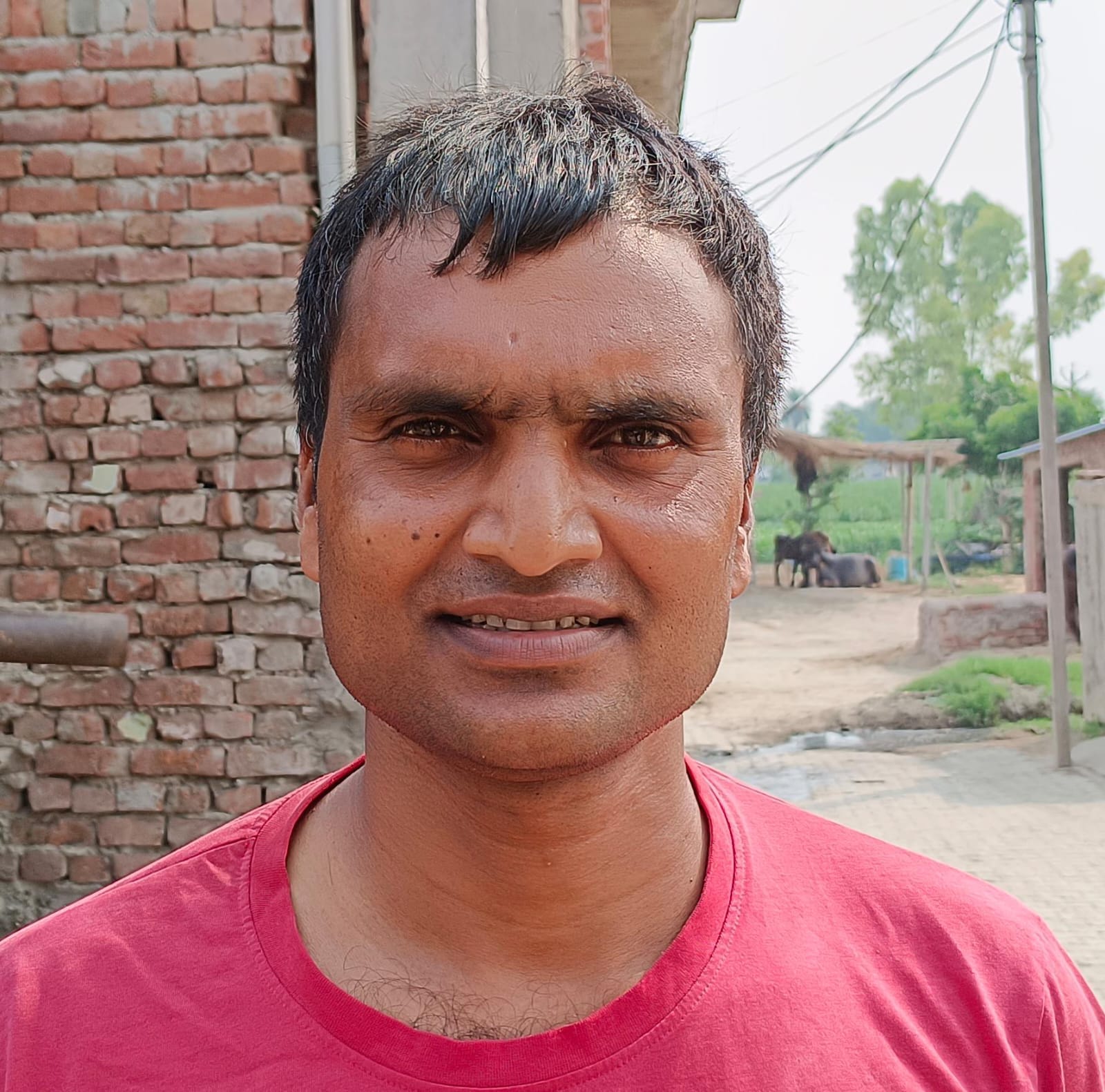 सराय खादर गाँव के रास्तों पर भरा पानी स्रोत संवाद