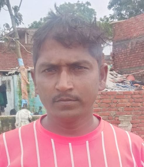 दातागंत के मकरंदापुर गांव के पास बाढ़ सुरक्षा को धता बताती रामगंगा। संवाद दातागंत के मकरंदापुर गांव के पास बाढ़ सुरक्षा को धता बताती रामगंगा। संवाद