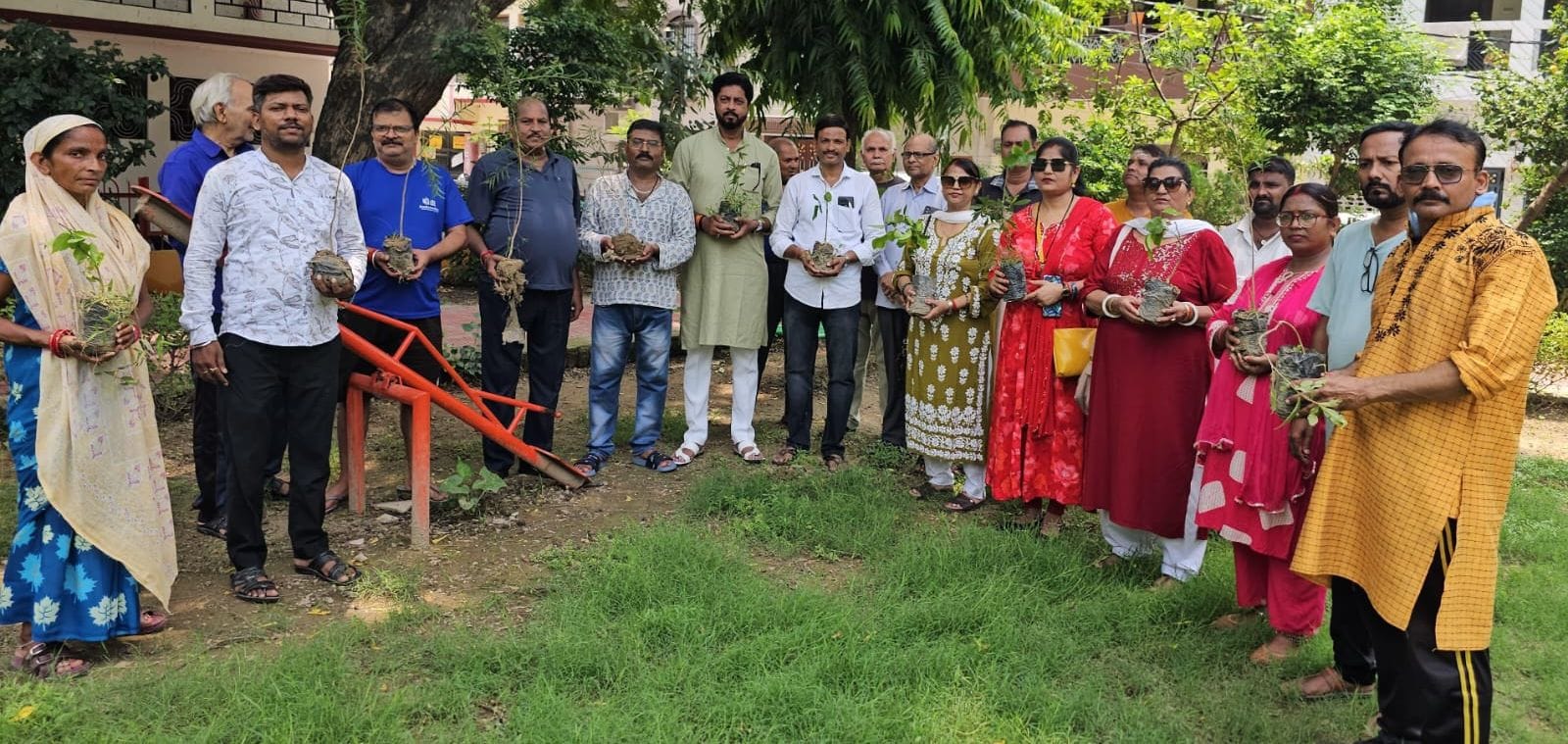 भारतीय जन सेवा समिति ने लगाए 51 पौधे