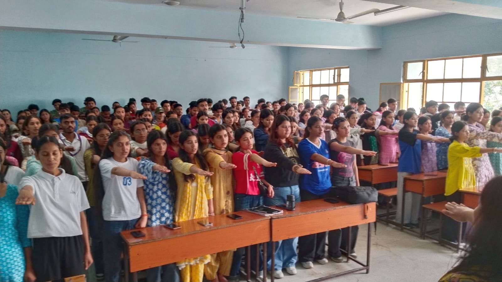 कुल्लू कालेज में कला संकाय के विद्यार्थियों के लिए तीन दिवसीय एंटी-रैगिंग जागरूकता अभियान के द कुल्लू कालेज में कला संकाय के विद्यार्थियों के लिए तीन दिवसीय एंटी-रैगिंग जागरूकता अभियान के द
