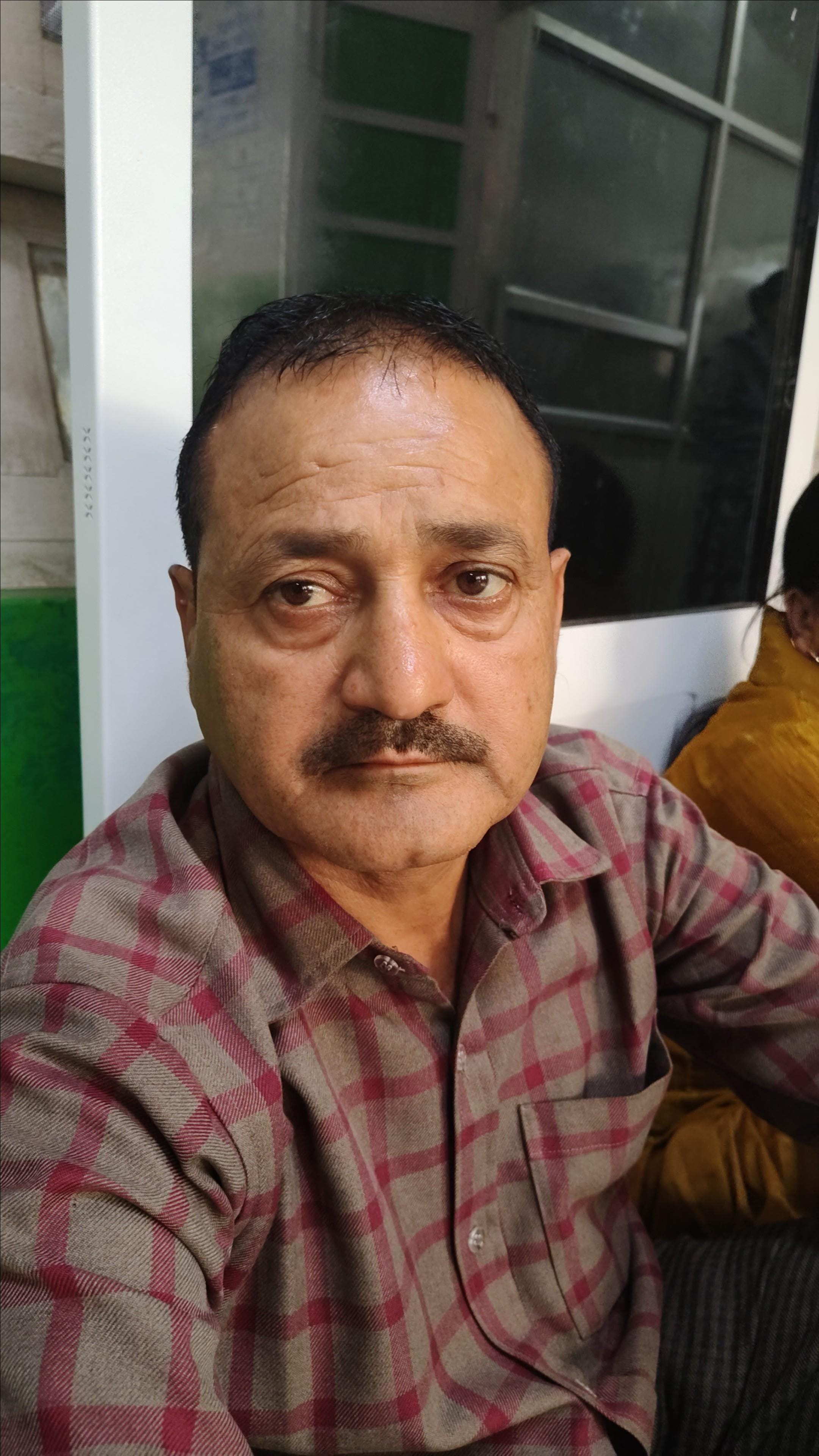 क्षेत्रीय अस्पताल सोलन में मेडिसिन ओपीडी के बाहर लगी मरीजों की कतारें। संवाद क्षेत्रीय अस्पताल सोलन में मेडिसिन ओपीडी के बाहर लगी मरीजों की कतारें। संवाद