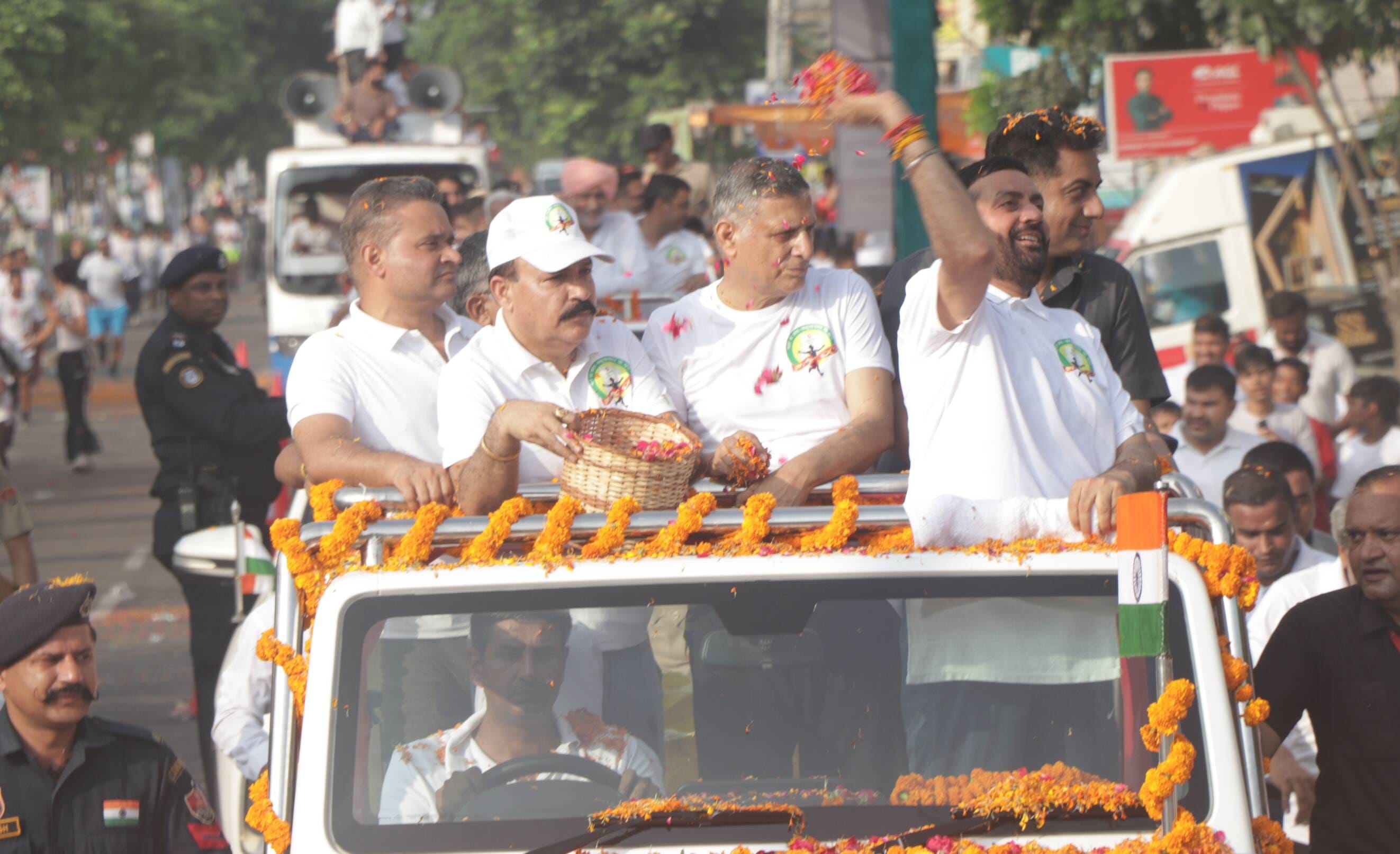 नशे से जंग यमुनानगर के संग जागरूकता मैराथन का शुभारंभ रविवार को जगाधारी के मटका चौक से किया गया
