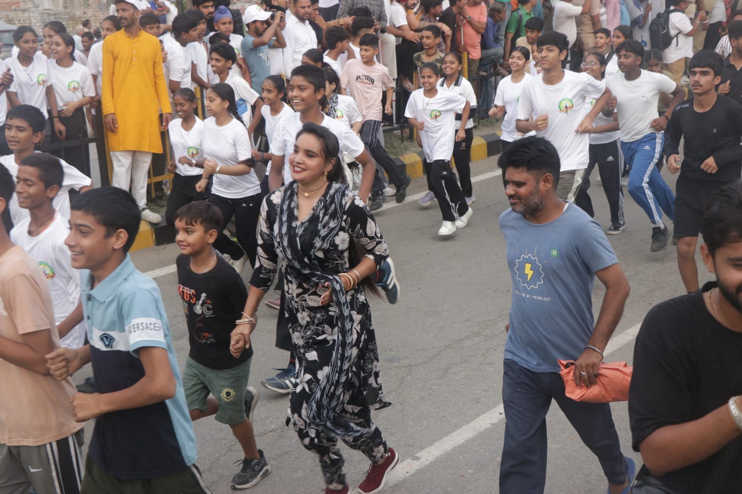 नशे से जंग यमुनानगर के संग जागरूकता मैराथन का शुभारंभ रविवार को जगाधारी के मटका चौक से किया गया