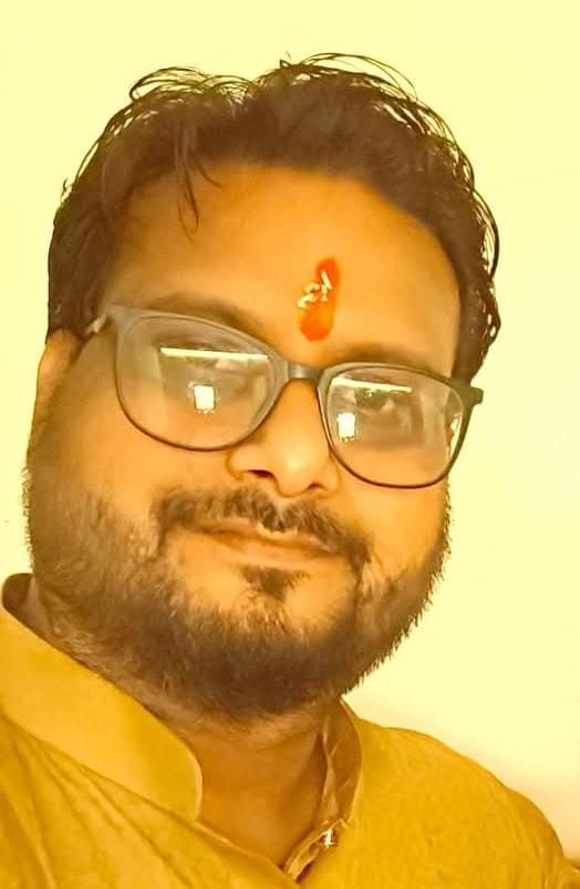 रेलवे स्टेशन पर टूटा पड़ा एनाउंस सिस्टम। संवाद रेलवे स्टेशन पर टूटा पड़ा एनाउंस सिस्टम। संवाद
