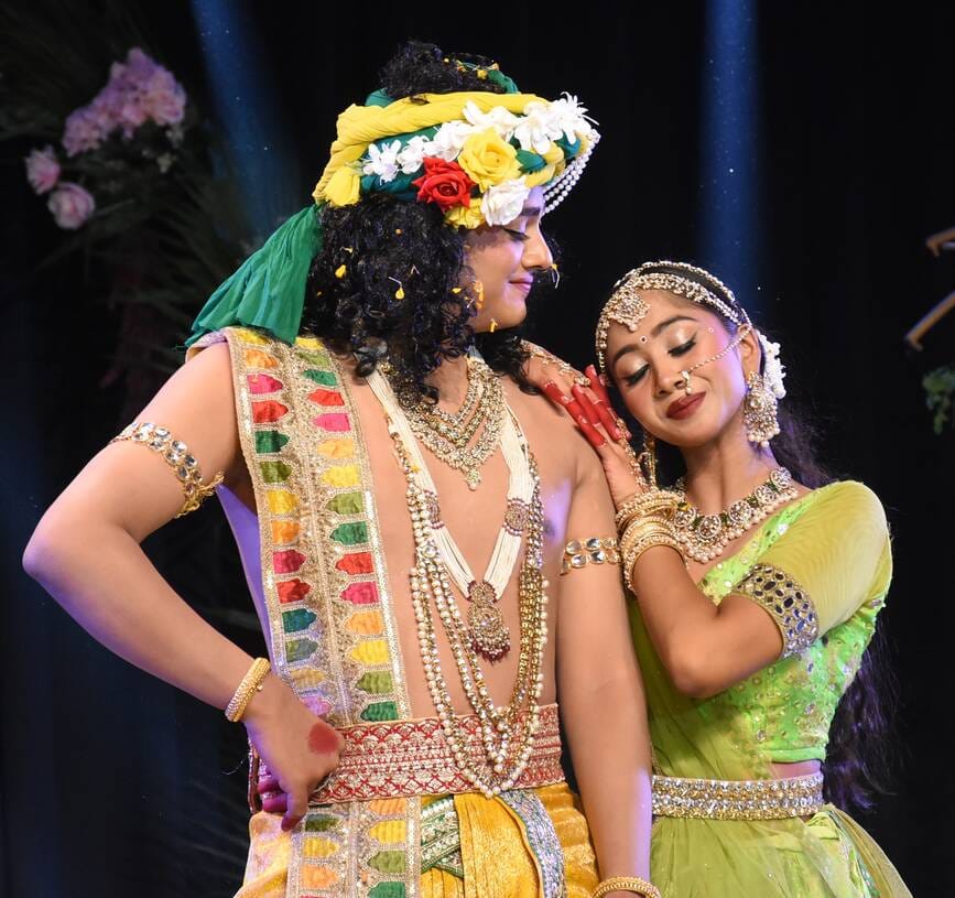 राधा-कृष्ण की मनमोहक रासलीलाओं ने मोहा मन राधा-कृष्ण की मनमोहक रासलीलाओं ने मोहा मन