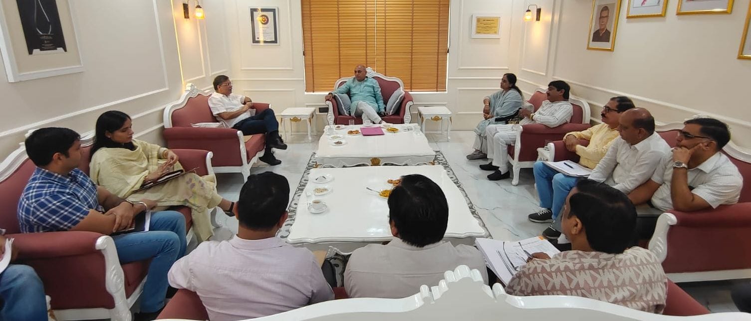 18 : जवाहर लाल नेहरु नहर पुल से तिलियार के पास दिल्ली रोड पर गुजरते वाहन। संवाद 18 : जवाहर लाल नेहरु नहर पुल से तिलियार के पास दिल्ली रोड पर गुजरते वाहन। संवाद