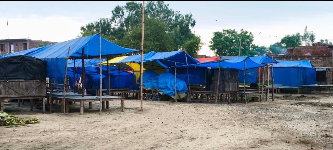 फोटो 25: छिबरामऊ से राजघाट जाने वाले मार्ग पर निर्माणाधीन पुलिया व कच्चा मार्ग। संवाद फोटो 25: छिबरामऊ से राजघाट जाने वाले मार्ग पर निर्माणाधीन पुलिया व कच्चा मार्ग। संवाद